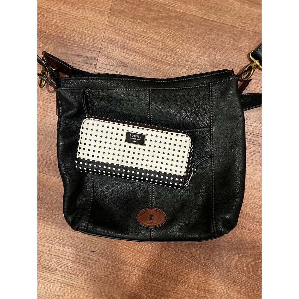 Fossil Lit of 2 wallet and handbag